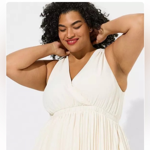 Torrid X Marylin Monroe White Midi Surplice Tie Back Dress BNWT Size 1 - Picture 9 of 12